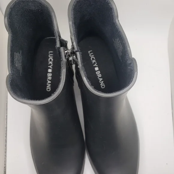 Lucky brand Chelsea Black heeled rain ankle booties size 8 - Picture 3 of 10